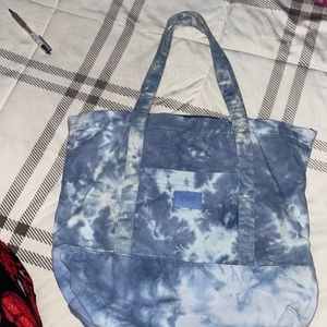 Pink Tote bag. Used a couple of times but still in good conditions 💕